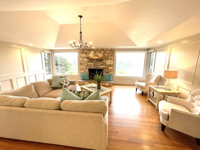 142 Carmel Riviera Drive, Carmel, CA 93923