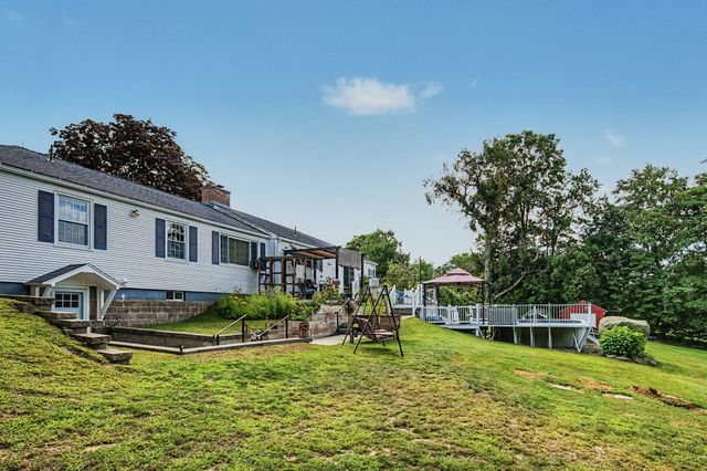 15 Pheasant Hill Rd., Granby, MA 01033