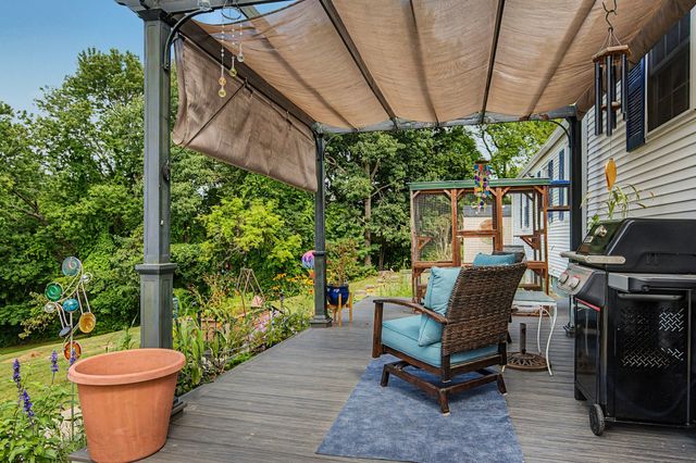 15 Pheasant Hill Rd., Granby, MA 01033