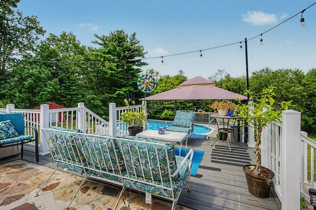 15 Pheasant Hill Rd., Granby, MA 01033