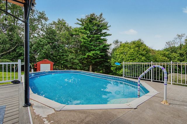 15 Pheasant Hill Rd., Granby, MA 01033