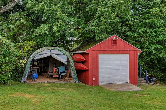 15 Pheasant Hill Rd., Granby, MA 01033
