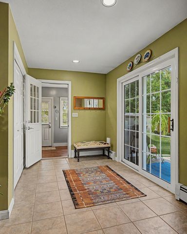 15 Pheasant Hill Rd., Granby, MA 01033