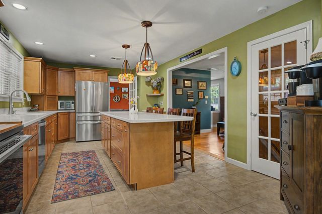 15 Pheasant Hill Rd., Granby, MA 01033