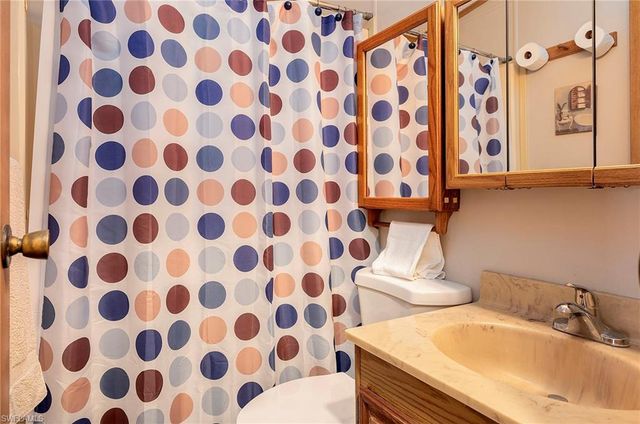 121 Caravan CIR, North Fort Myers, FL 33903