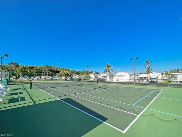 121 Caravan CIR, North Fort Myers, FL 33903