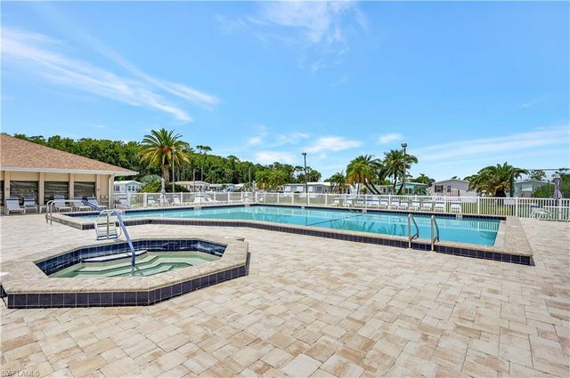 121 Caravan CIR, North Fort Myers, FL 33903