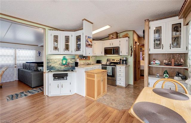 121 Caravan CIR, North Fort Myers, FL 33903