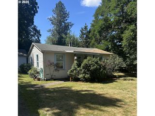 8520 Sw OAK St, Portland, OR 97223