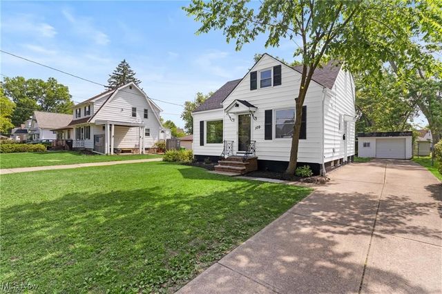 109 Avalon Drive, Bedford Heights, OH 44146