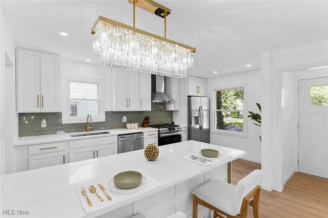 109 Avalon Drive, Bedford Heights, OH 44146