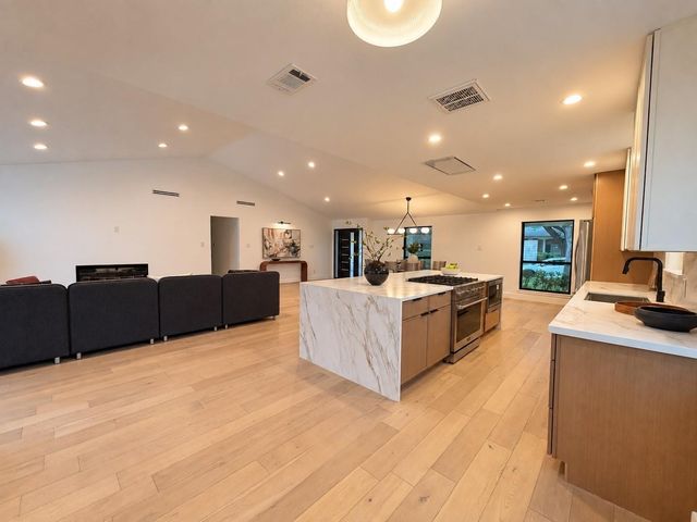 12503 Barryknoll Lane, Houston, TX 77024