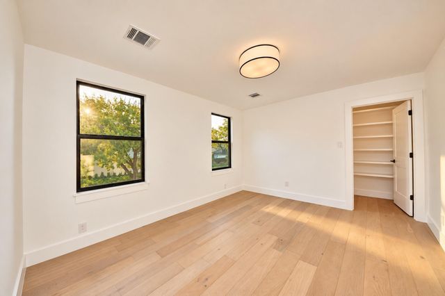 12503 Barryknoll Lane, Houston, TX 77024