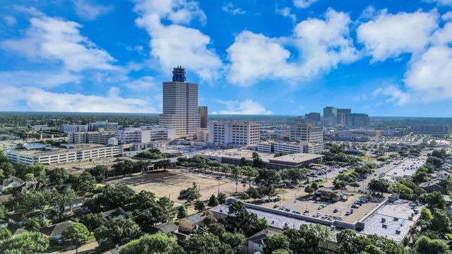 12503 Barryknoll Lane, Houston, TX 77024
