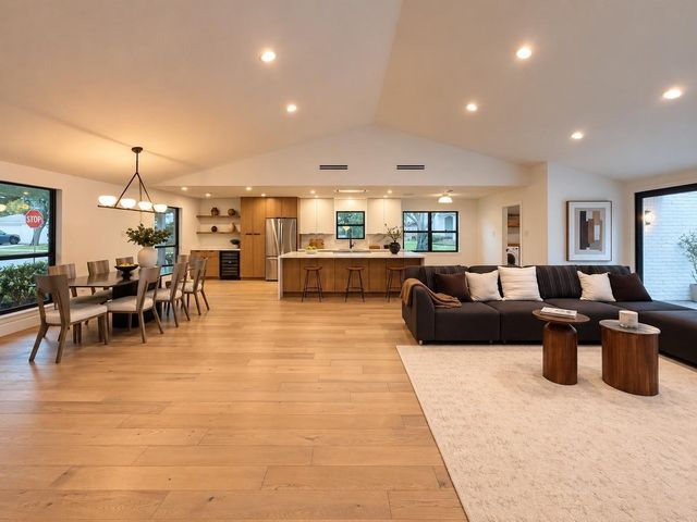 12503 Barryknoll Lane, Houston, TX 77024