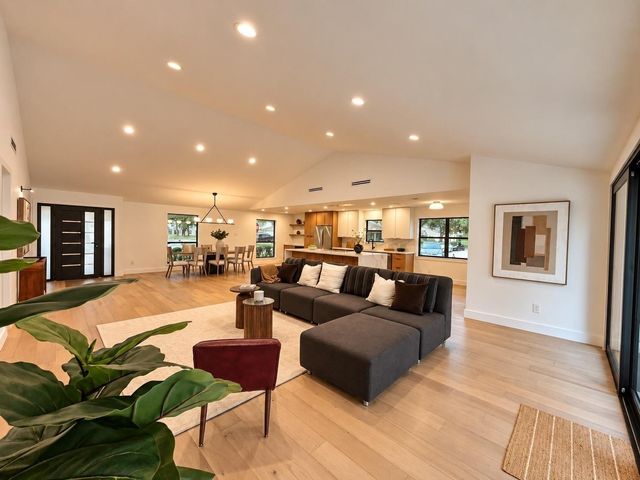 12503 Barryknoll Lane, Houston, TX 77024