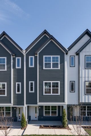 700 N DuPont Ave Unit 208, Madison, TN 37115
