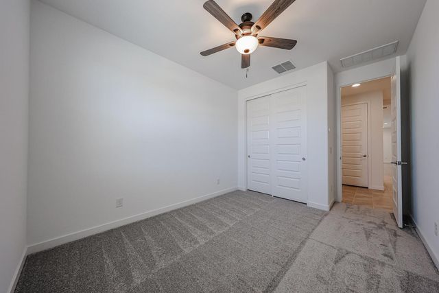 17347 W Gray Fox Trail, Surprise, AZ 85387