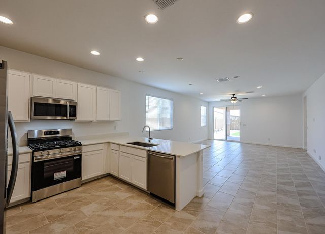 17347 W Gray Fox Trail, Surprise, AZ 85387