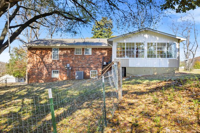 150 Royal Oaks Drive NE, Cleveland, TN 37323