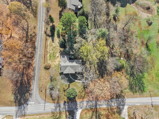 150 Royal Oaks Drive NE, Cleveland, TN 37323