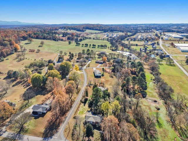 150 Royal Oaks Drive NE, Cleveland, TN 37323
