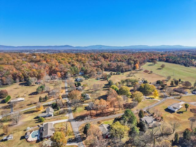 150 Royal Oaks Drive NE, Cleveland, TN 37323
