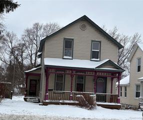 919 10th Street, Port Huron, MI 48060
