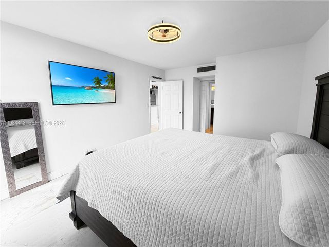 3301 N Country Club Dr 804, Aventura, FL 33180