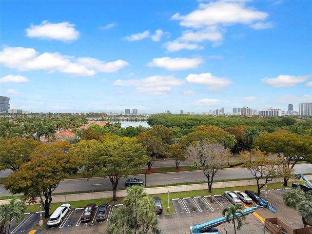 3301 N Country Club Dr 804, Aventura, FL 33180