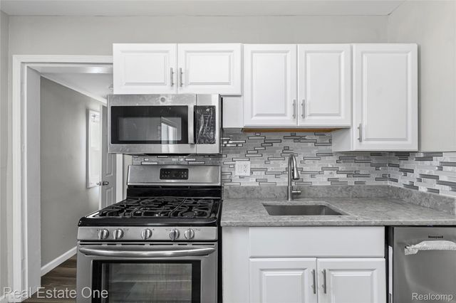 1539 Oconnor Avenue, Lincoln Park, MI 48146