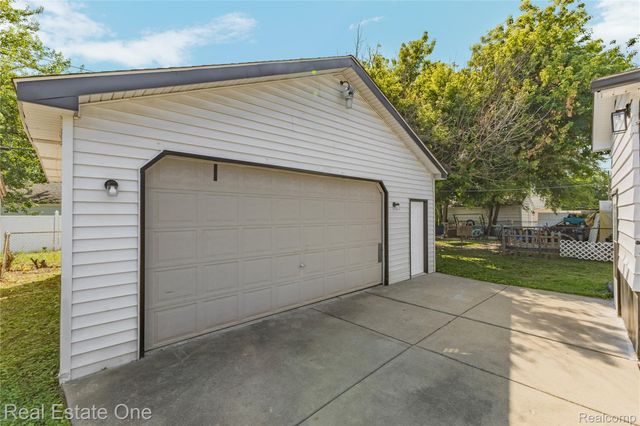 1539 Oconnor Avenue, Lincoln Park, MI 48146
