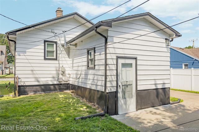 1539 Oconnor Avenue, Lincoln Park, MI 48146