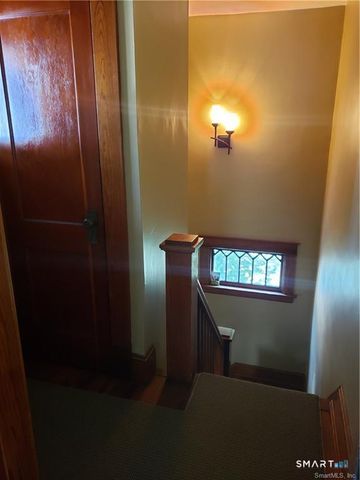 15 Dudley Street, Bristol, CT 06010