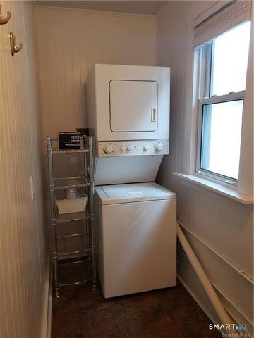 15 Dudley Street, Bristol, CT 06010