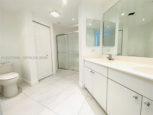 17150 N Bay Rd 2902, Sunny Isles Beach, FL 33160