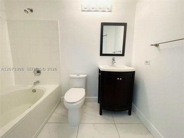 17150 N Bay Rd 2902, Sunny Isles Beach, FL 33160