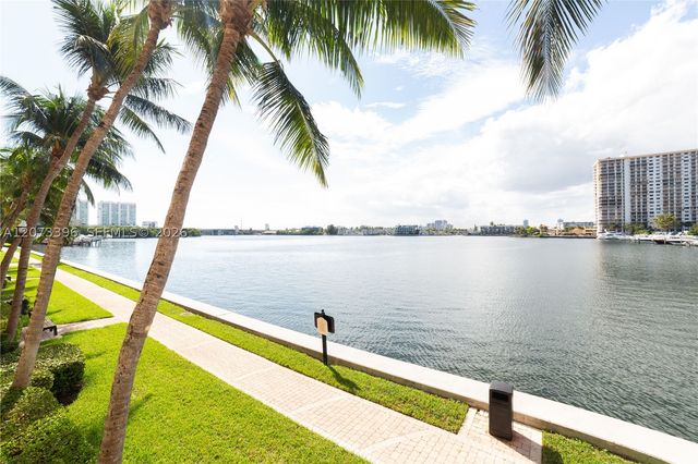 17150 N Bay Rd 2902, Sunny Isles Beach, FL 33160