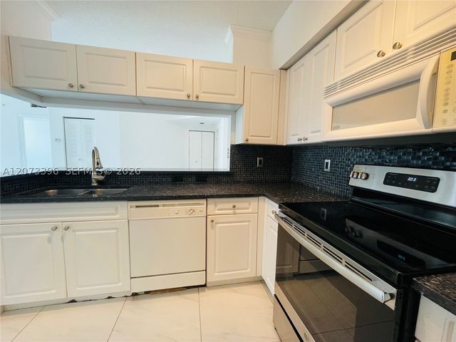 17150 N Bay Rd 2902, Sunny Isles Beach, FL 33160