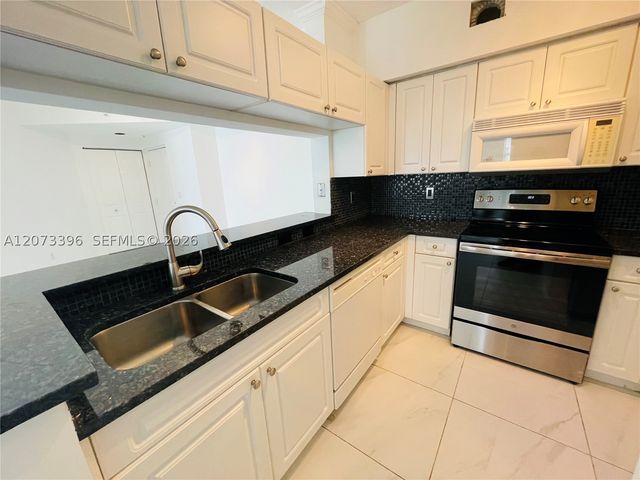 17150 N Bay Rd 2902, Sunny Isles Beach, FL 33160