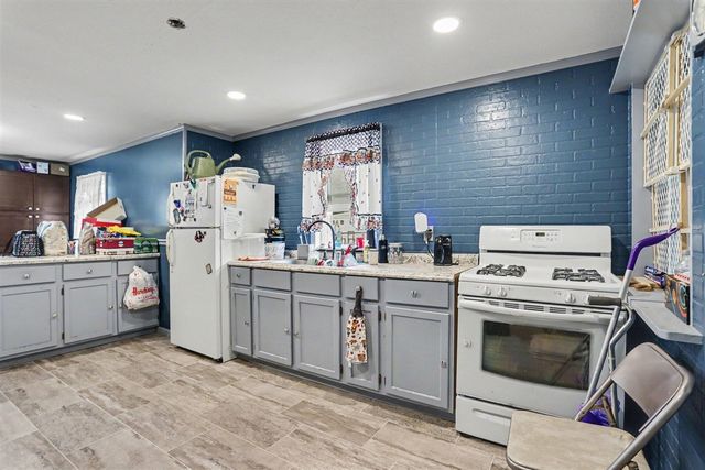48 Burgess Drive, Galesburg, MI 49053