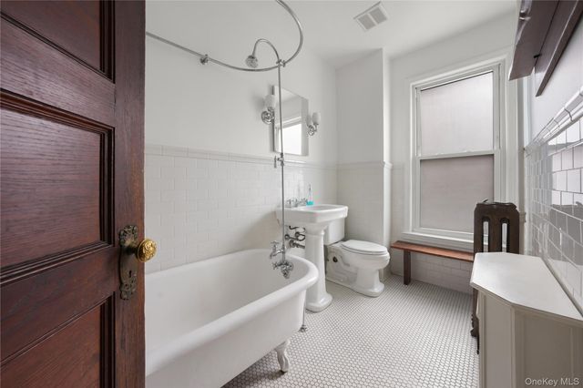 3020 Bainbridge Avenue, Bronx, NY 10458