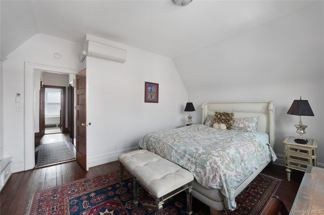 3020 Bainbridge Avenue, Bronx, NY 10458