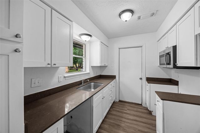 3110 Brisbane Street, Houston, TX 77051