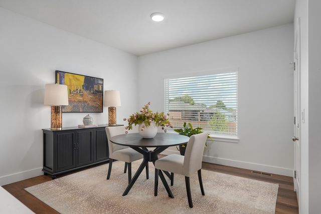 1065 W Gaslight Drive, Springfield, MO 65810