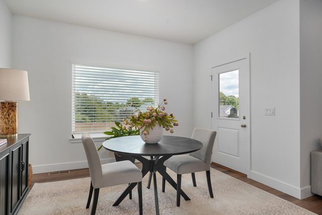 1065 W Gaslight Drive, Springfield, MO 65810