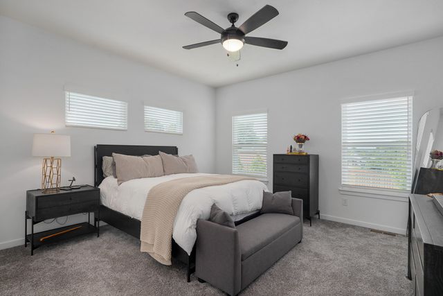 1065 W Gaslight Drive, Springfield, MO 65810