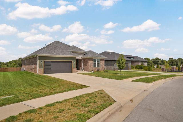 1065 W Gaslight Drive, Springfield, MO 65810