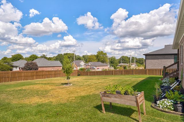 1065 W Gaslight Drive, Springfield, MO 65810