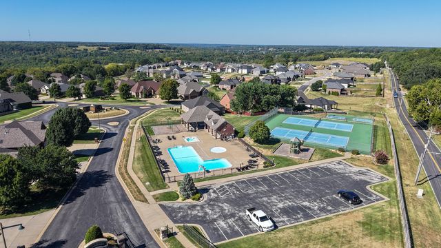 1065 W Gaslight Drive, Springfield, MO 65810